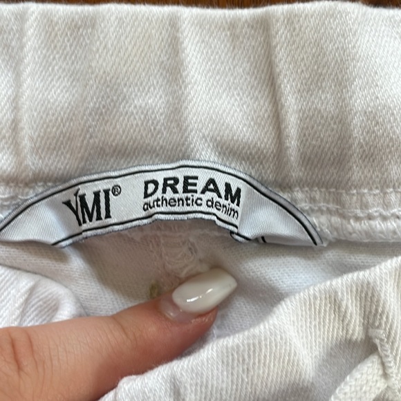 White jean shorts - Picture 3 of 4